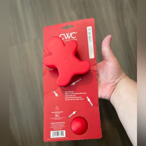 CWC 8 piece Holiday Red Measuring Spoons & Cups Set -NWT - Picture 2 of 3